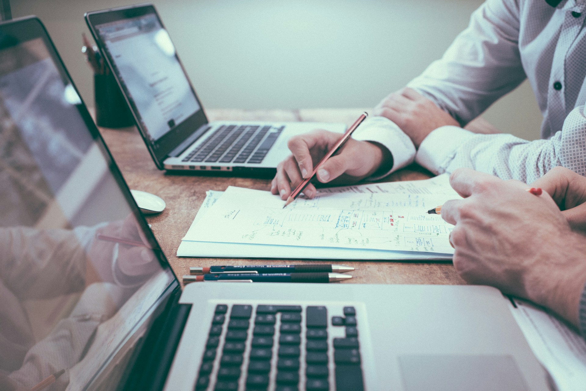 Construction project management — planning and site coordination on site